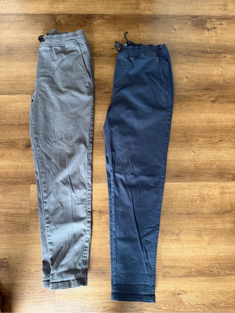 RSQ Men’s Stretch Twill Pants Small Gray & Navy 2-Pair Bundle